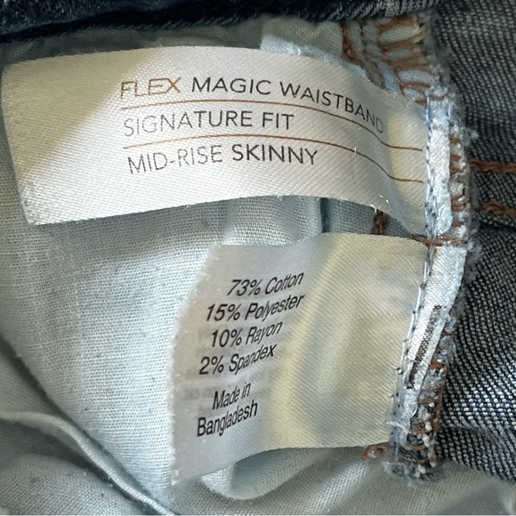 Lane Bryant midrise skinny signature fit flex magic waist Stonewashed distressed - Picture 3 of 5